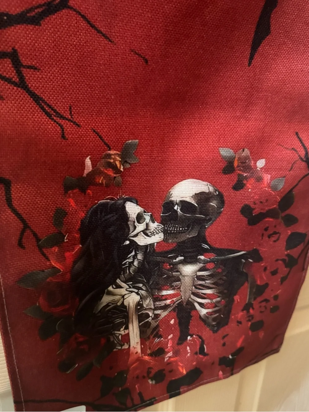 NWT Red and Black Halloween Bat & Skull Linen Table Runner, 13x72